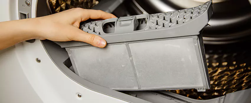 Signs Of A Clogged Dryer Lint Trap in Galveston, Texas